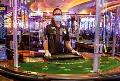 Казино Лас-Вегаса сообщают о сотнях положительных случаев COVID-19